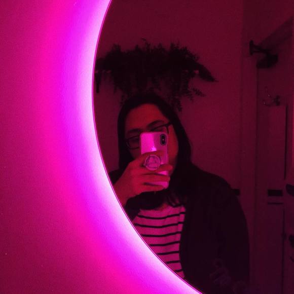 Meet your Posher, Trisha - Picture 1 of 1